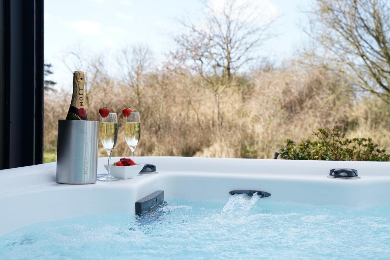 B&B Het Duinhuisje Met Jacuzzi, Gratis Parkeren, 2 Fietsen Te Leen, Airco Zandvoort Bagian luar foto
